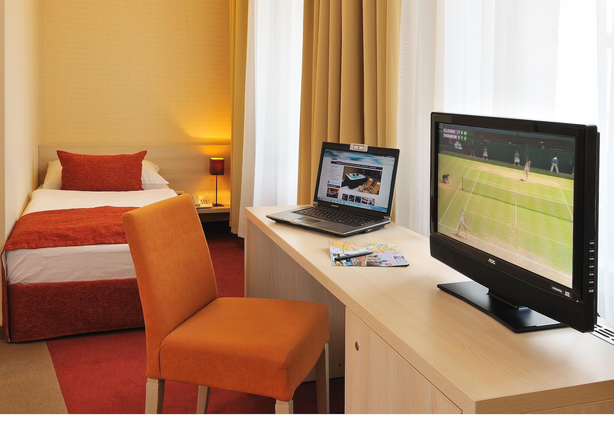 Star Hotel