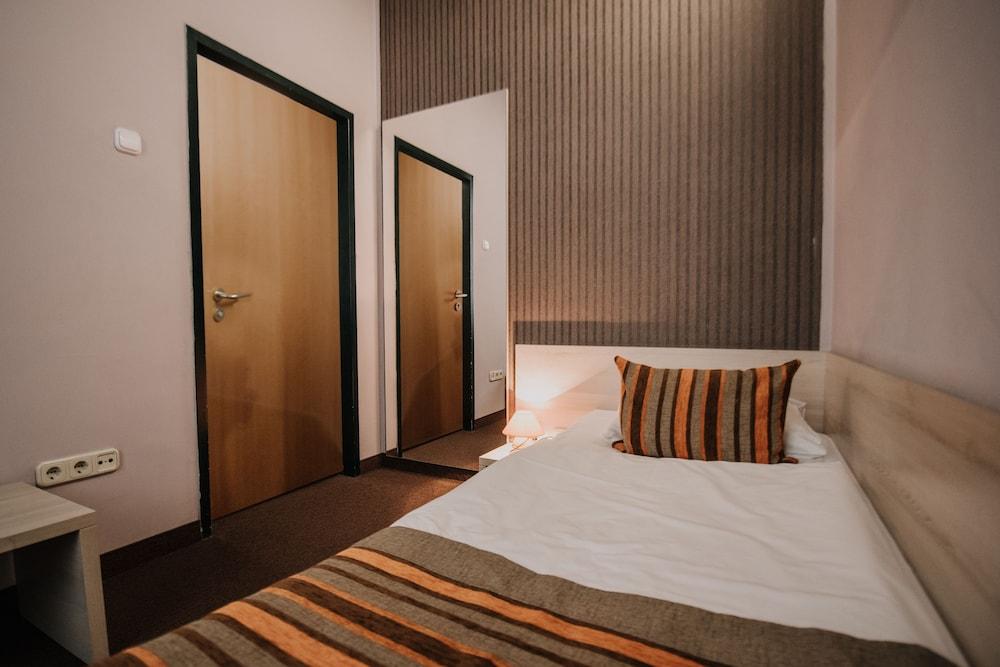 Star Hotel